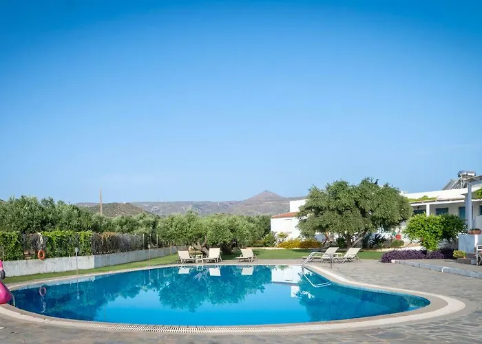 Aeolus Pool Apts