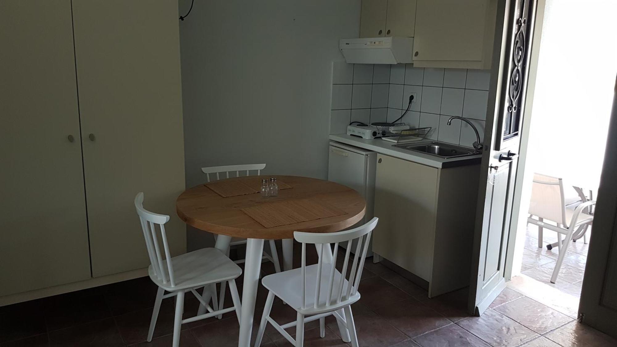 Aeolus Pool Apts Apartmán