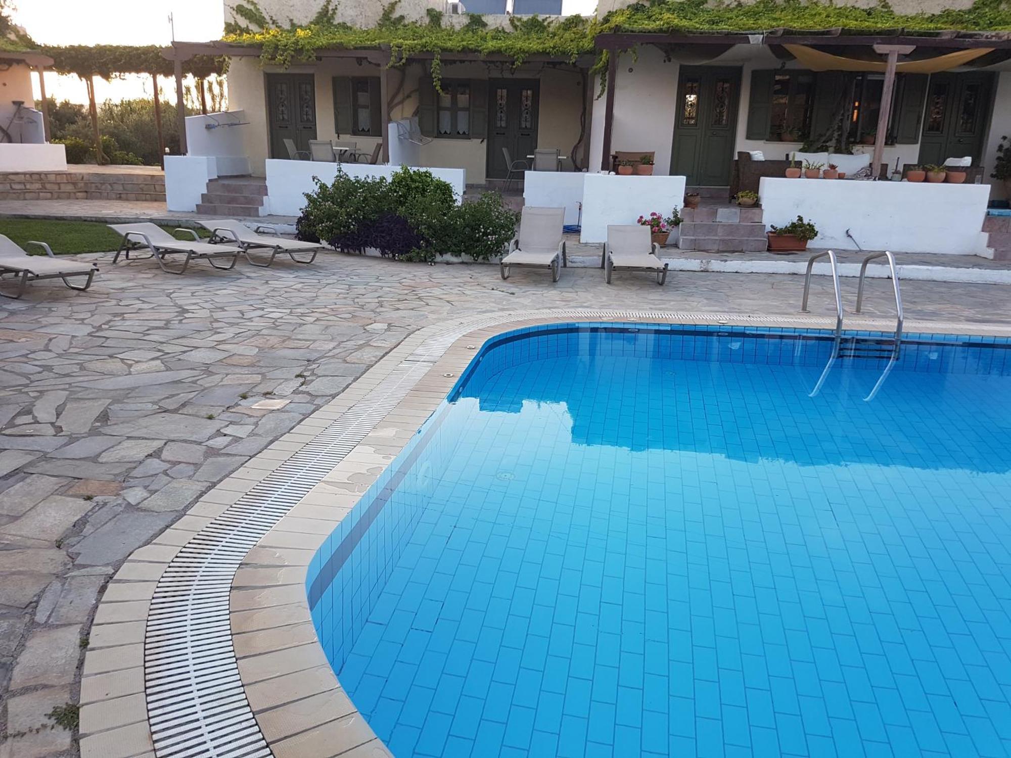 Apartmán Aeolus Pool Apts
